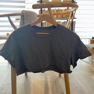 ALO Yoga Cropped Charcoal T-shirt